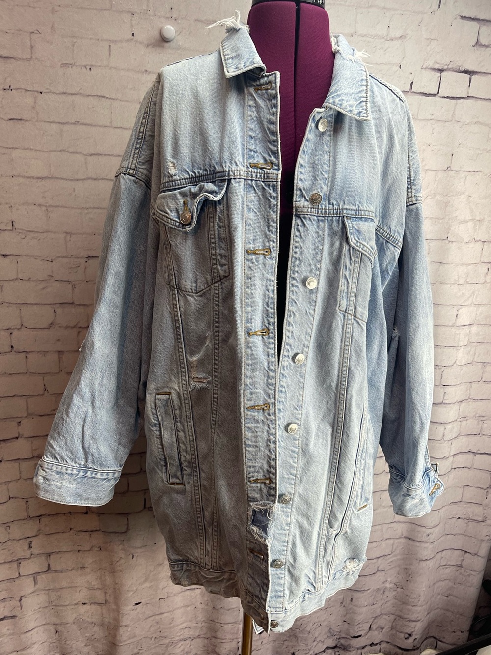 American Eagle outfitters size XL light wash distressed denim jacket